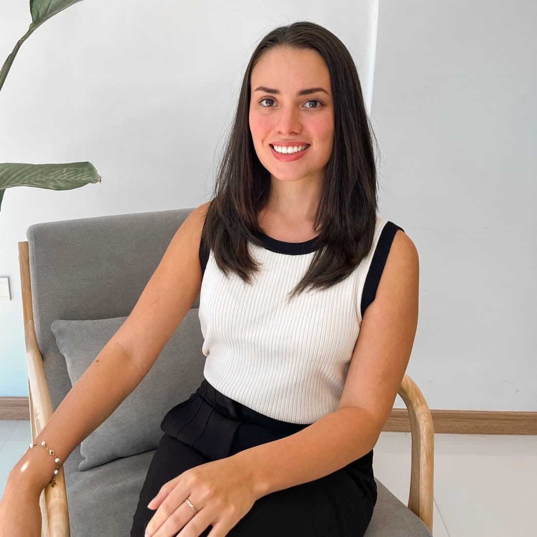 Irene Montiel, Consultora de REDi